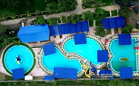 Blue Palm Mountain Resort